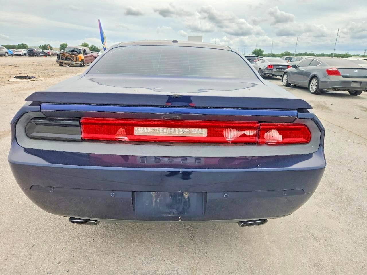 2014 Dodge Challenger R - zdjęcie 6