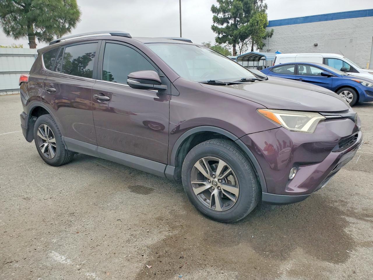 2017 Toyota Rav4 Xle - zdjęcie 4