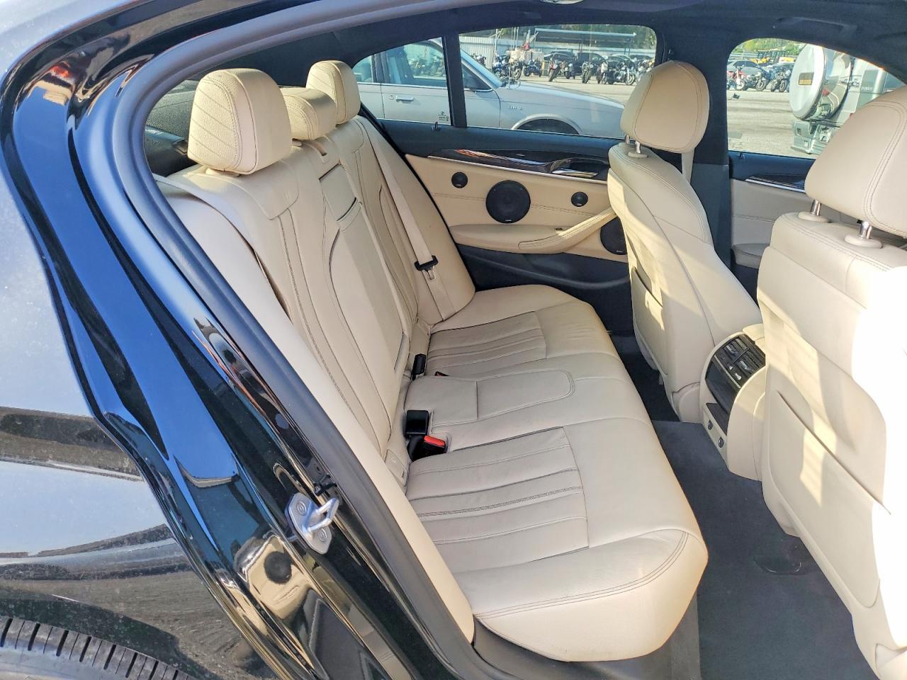 2017 BMW 540 I - zdjęcie 10
