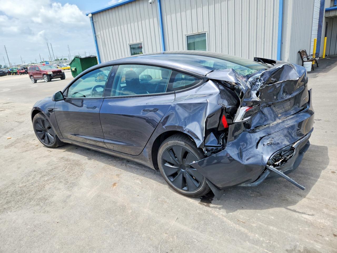 2024 Tesla Model 3 - zdjęcie 2