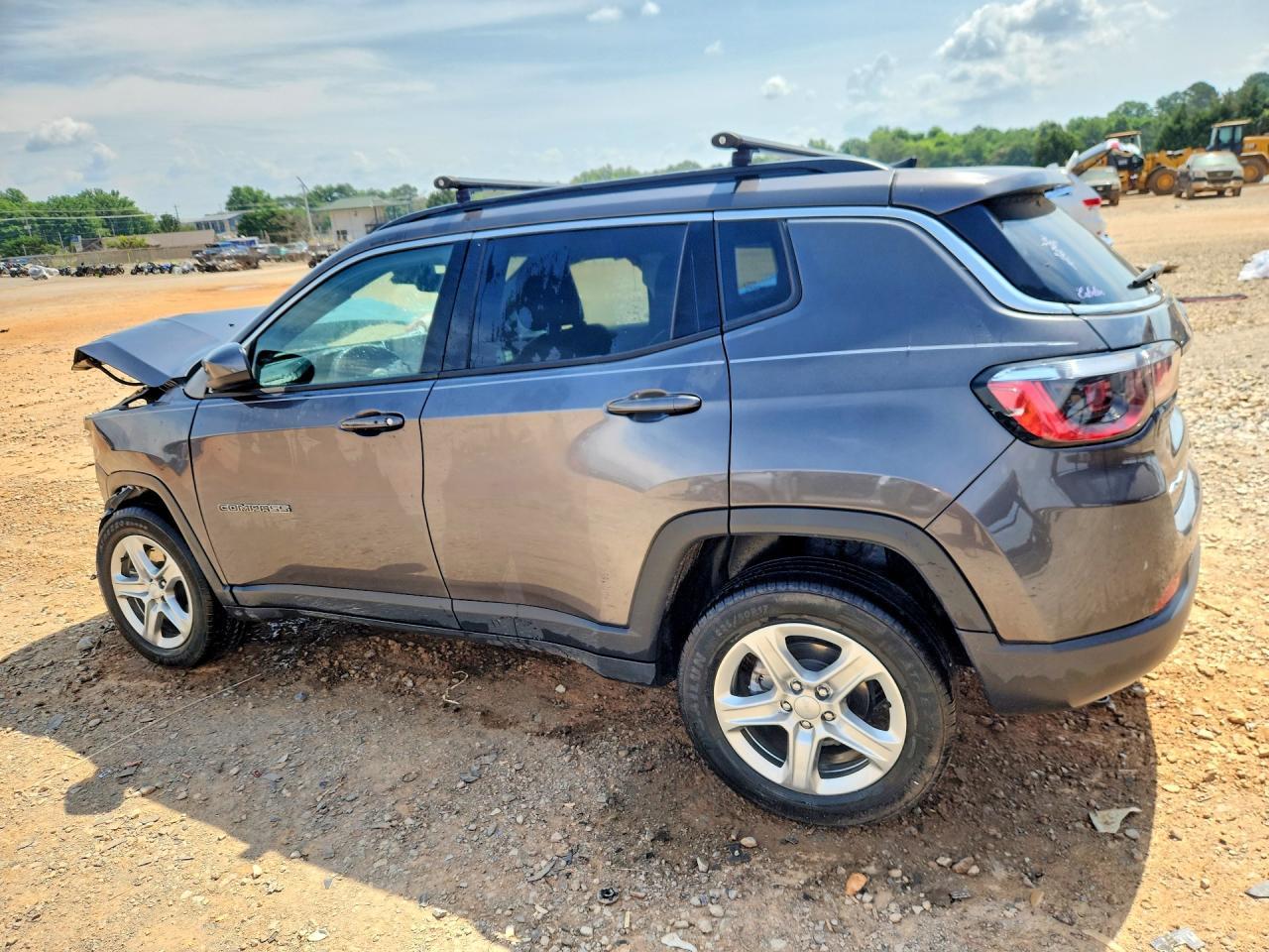 2023 Jeep Compass Latitude - zdjęcie 2