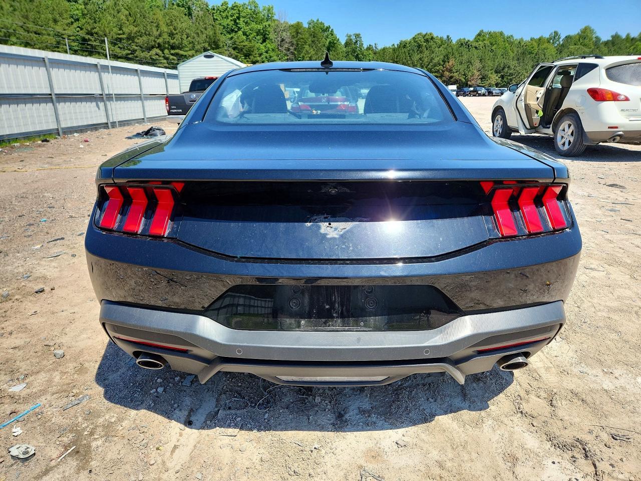 2024 Ford Mustang - zdjęcie 6
