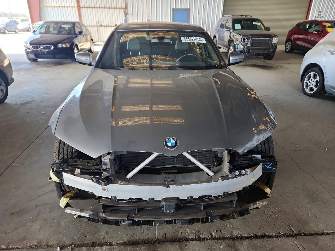 2024 BMW 330I - zdjęcie 5