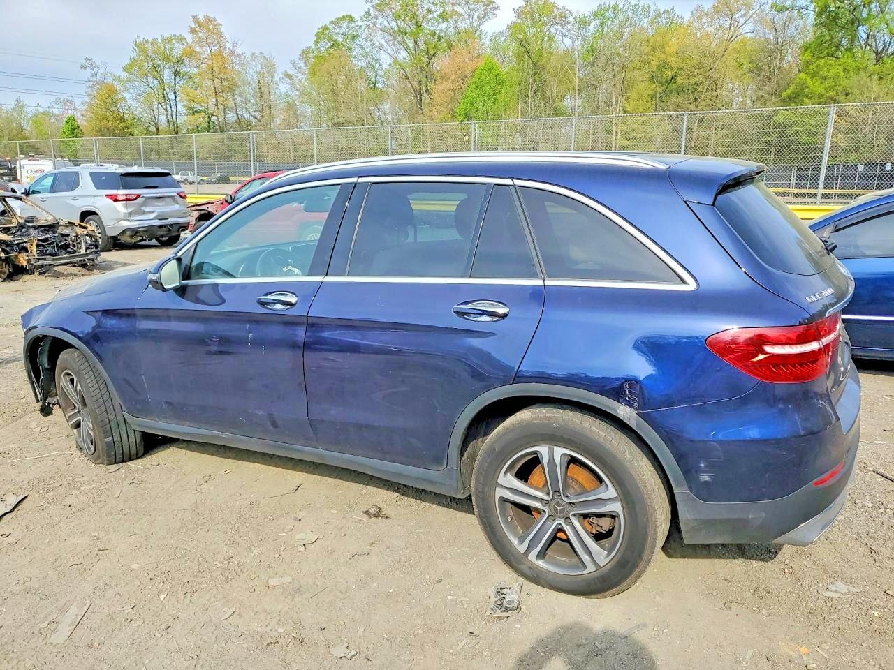 2018 Mercedes-Benz Glc 300 4Matic - zdjęcie 2
