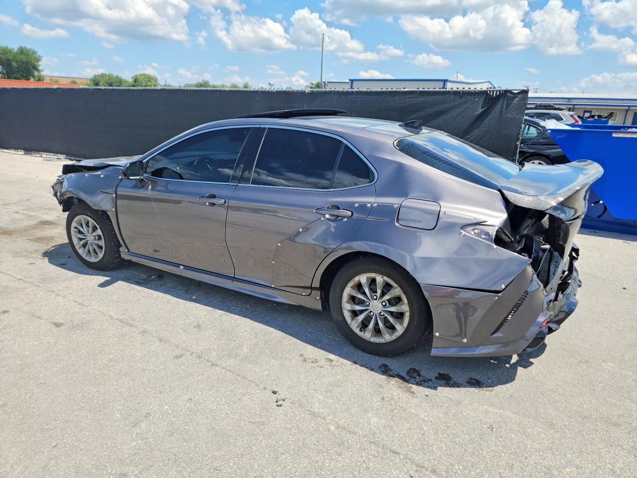 2019 Toyota Camry Xse - zdjęcie 2