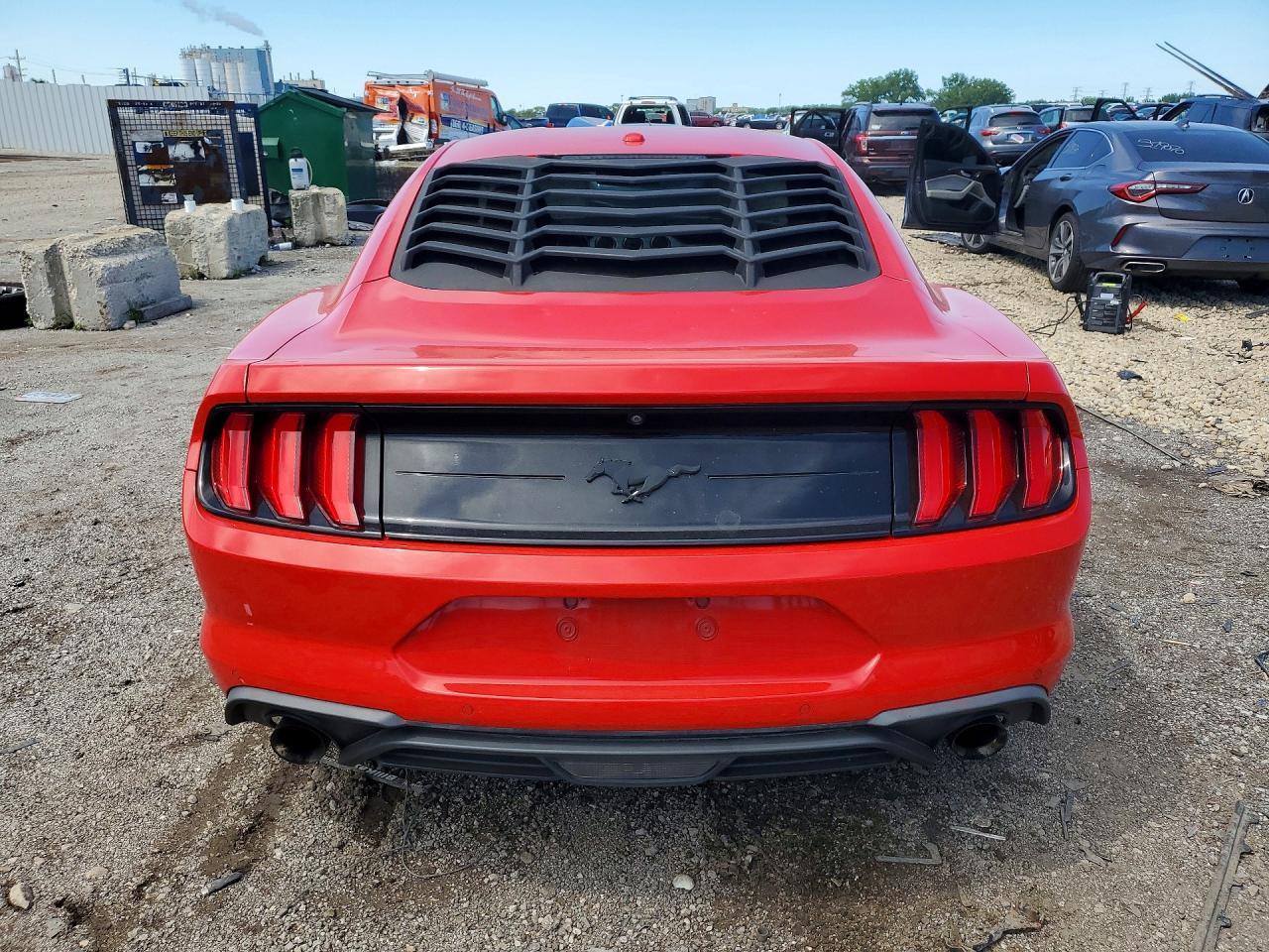 2018 Ford Mustang - zdjęcie 6