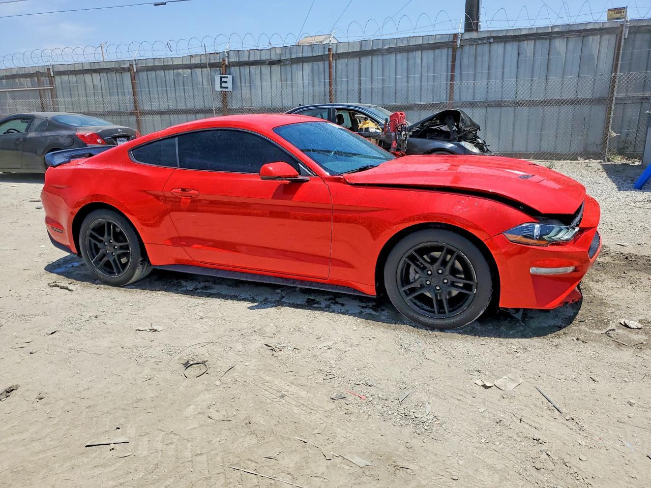2019 Ford Mustang - zdjęcie 4