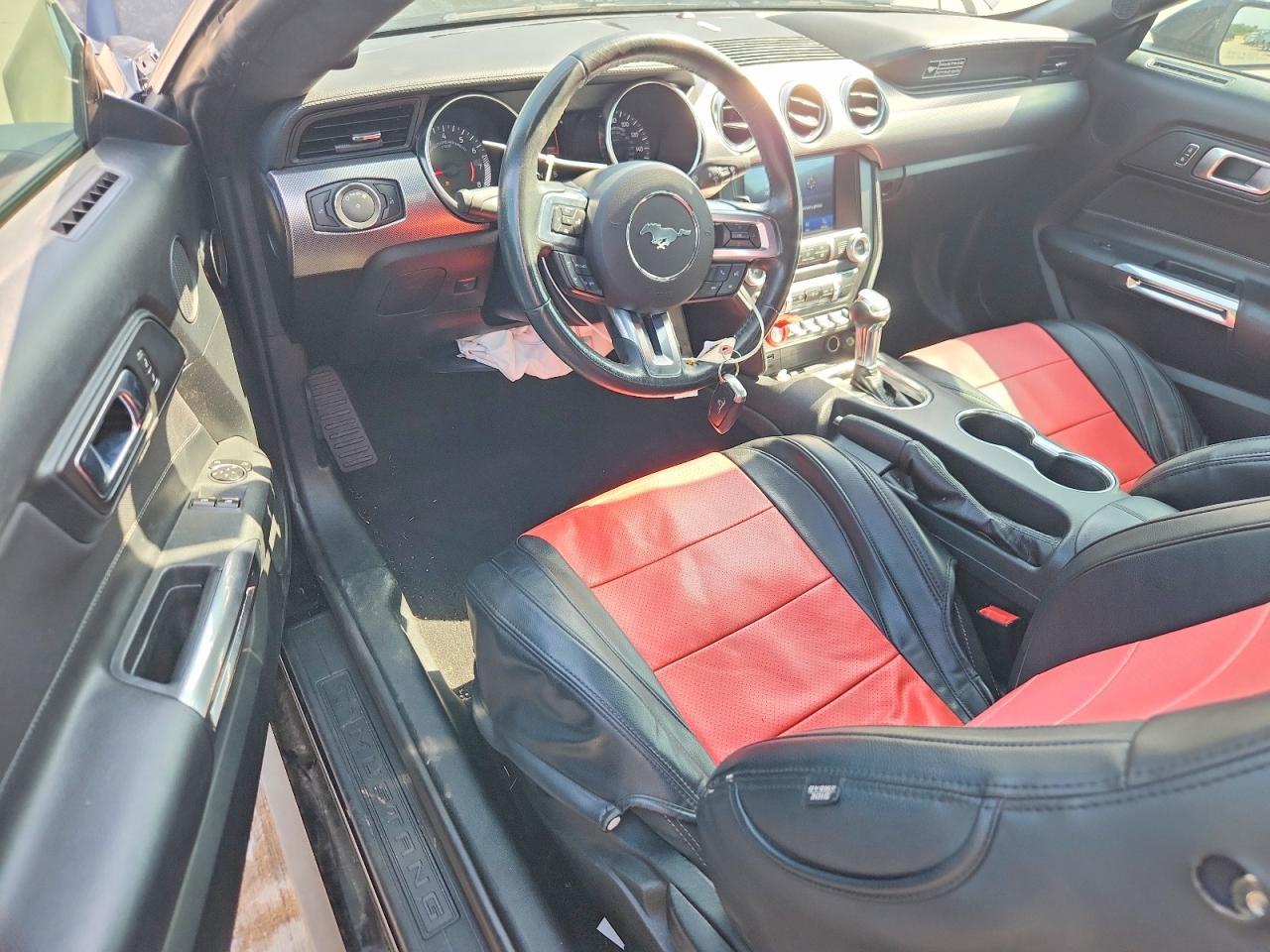 2020 Ford Mustang - zdjęcie 8