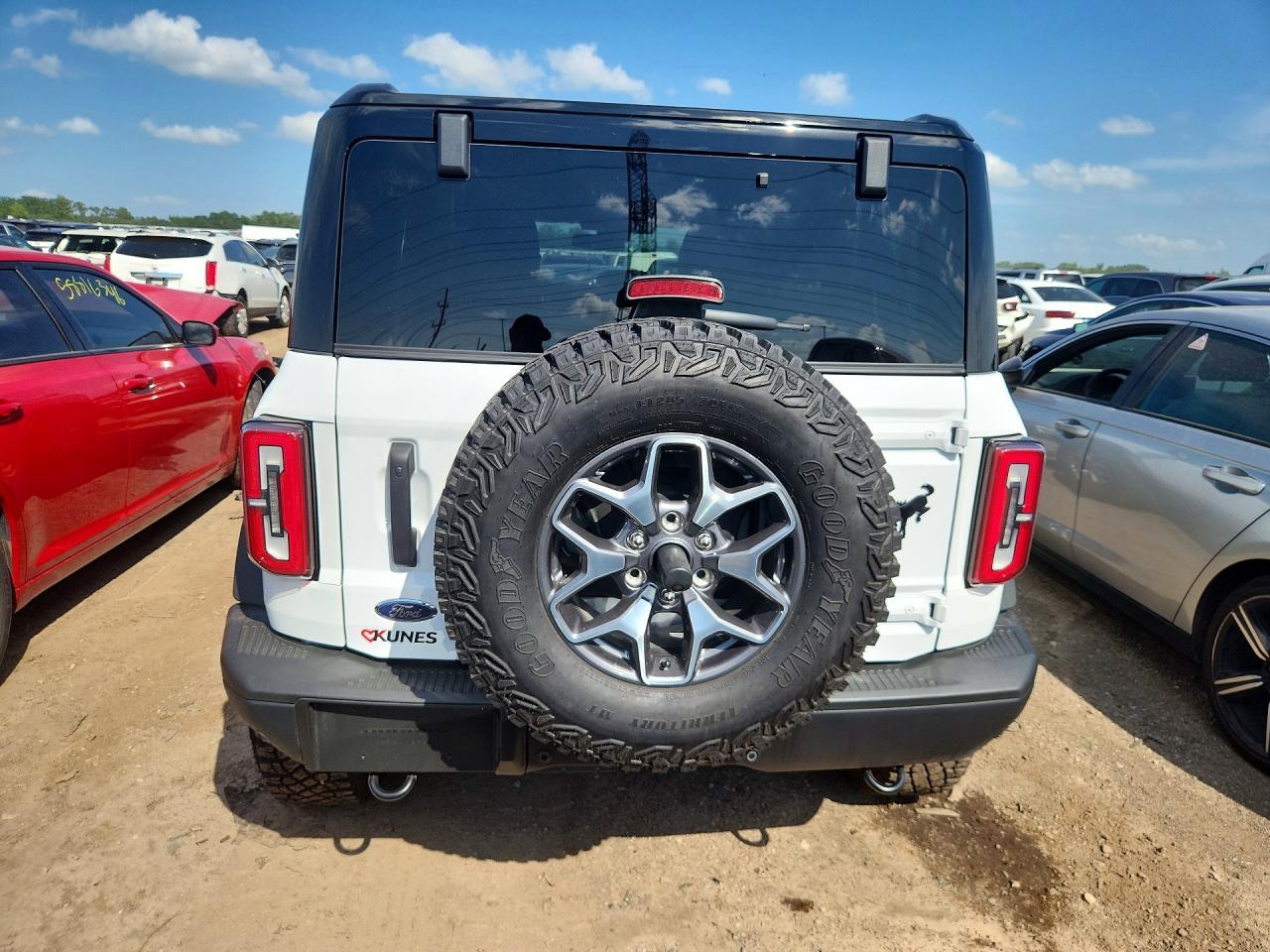2025 Ford Bronco Badlands - zdjęcie 6