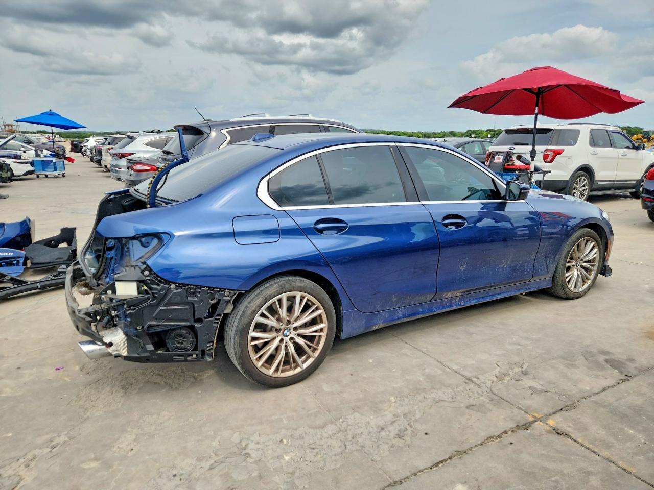 2024 BMW 330I - zdjęcie 3