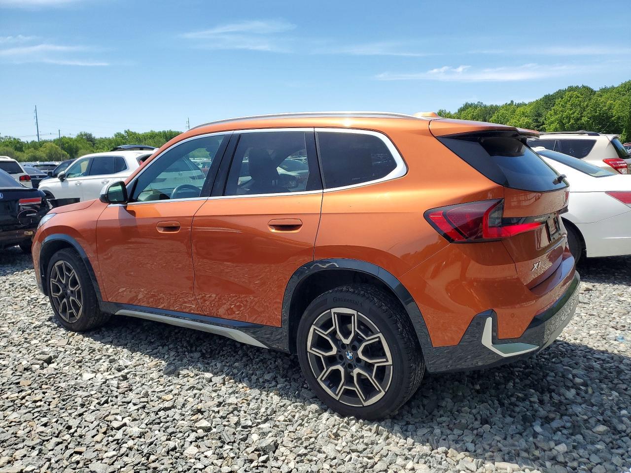2023 BMW X1 xDrive28I - zdjęcie 2