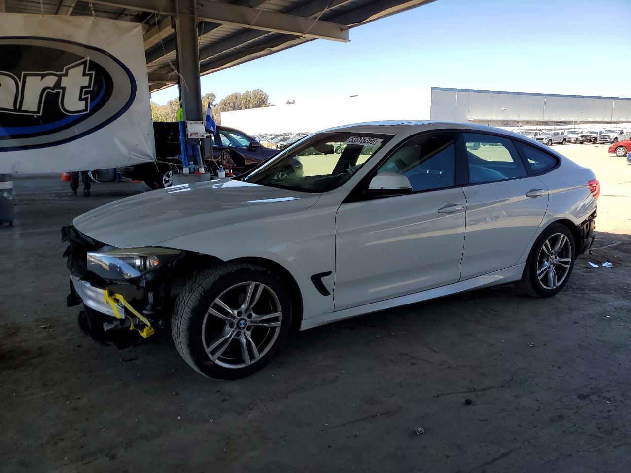 2015 BMW Seria 3 328i - zdjęcie główne