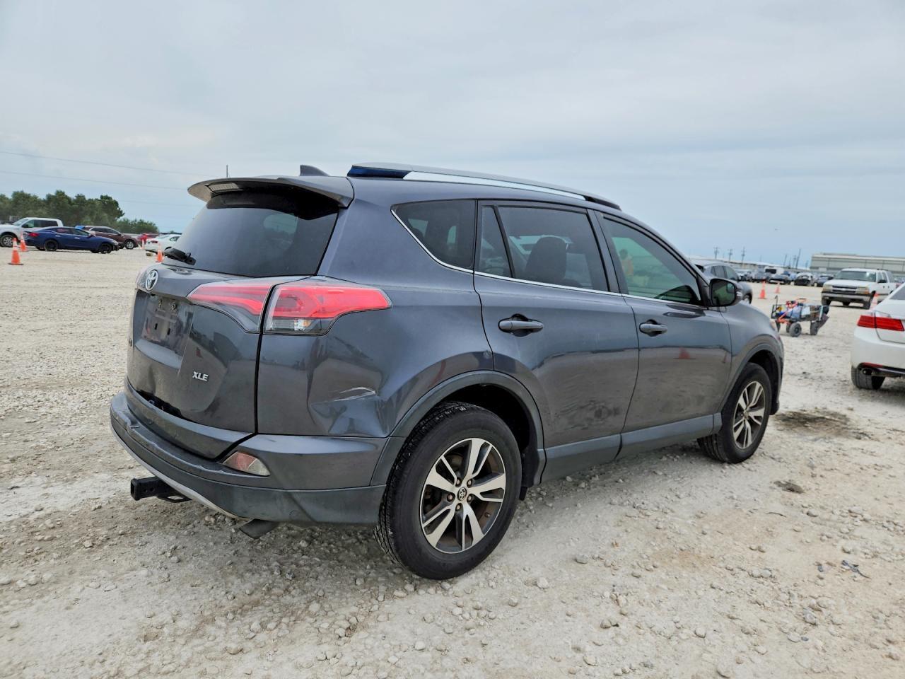 2017 Toyota Rav4 Xle - zdjęcie 3