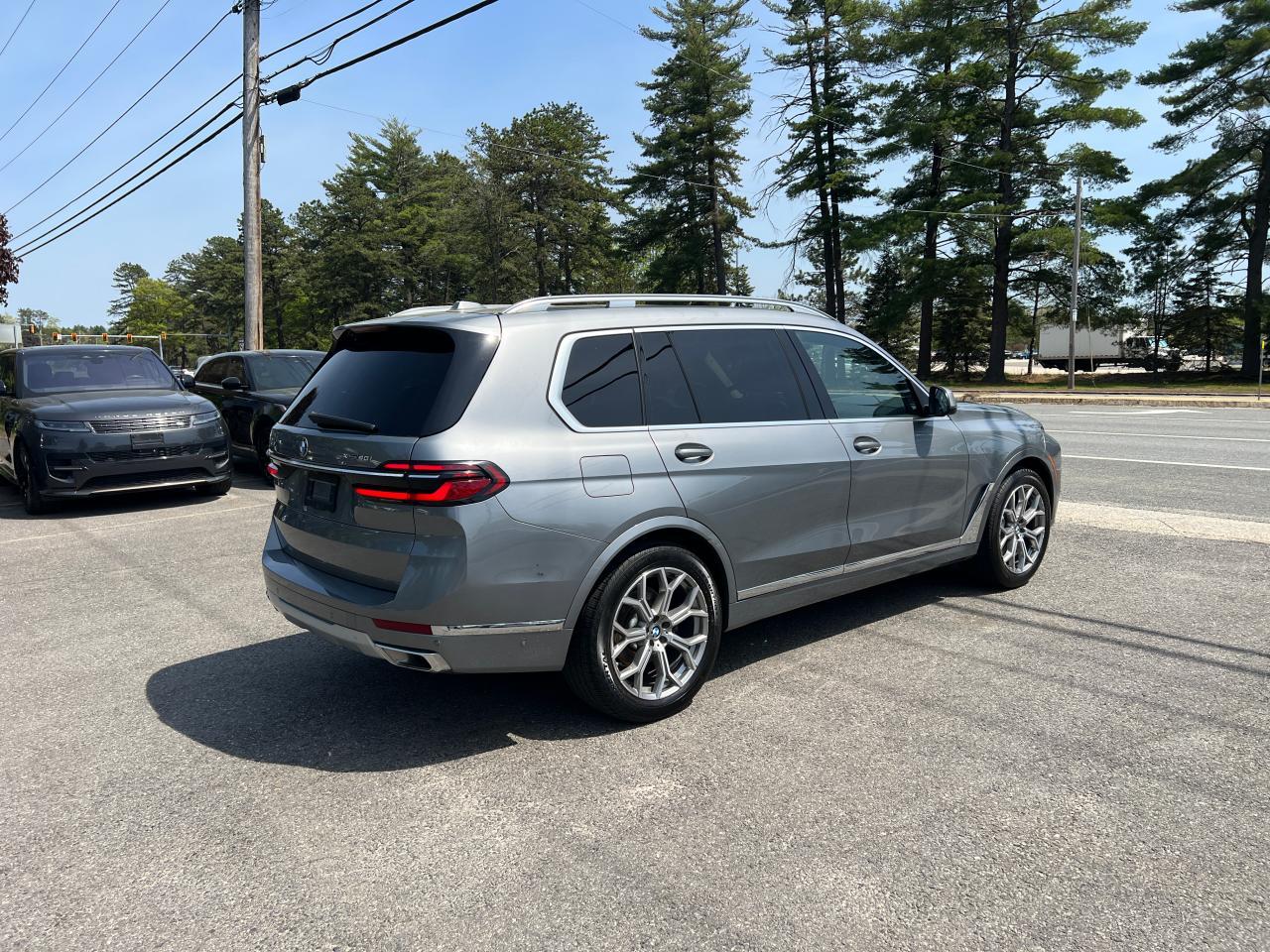 2024 BMW X7 xDrive40I - zdjęcie 4