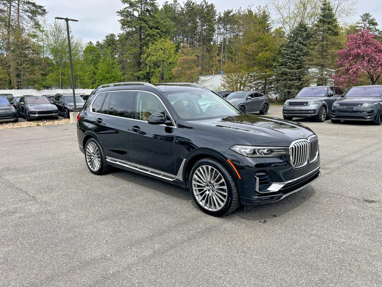 2021 BMW X7 xDrive40I - zdjęcie 2