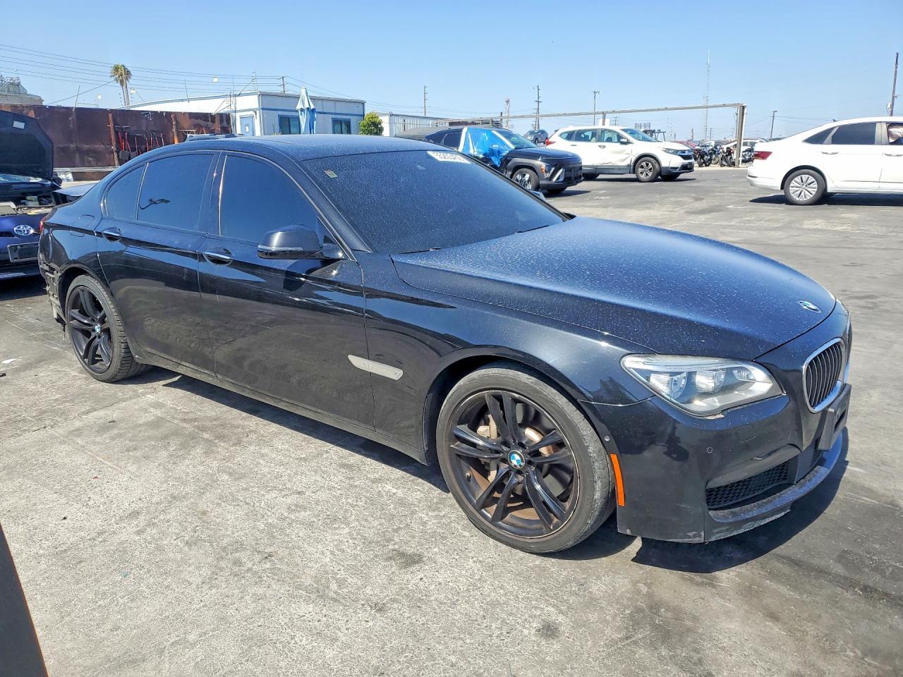 2015 BMW 750 I - zdjęcie 4