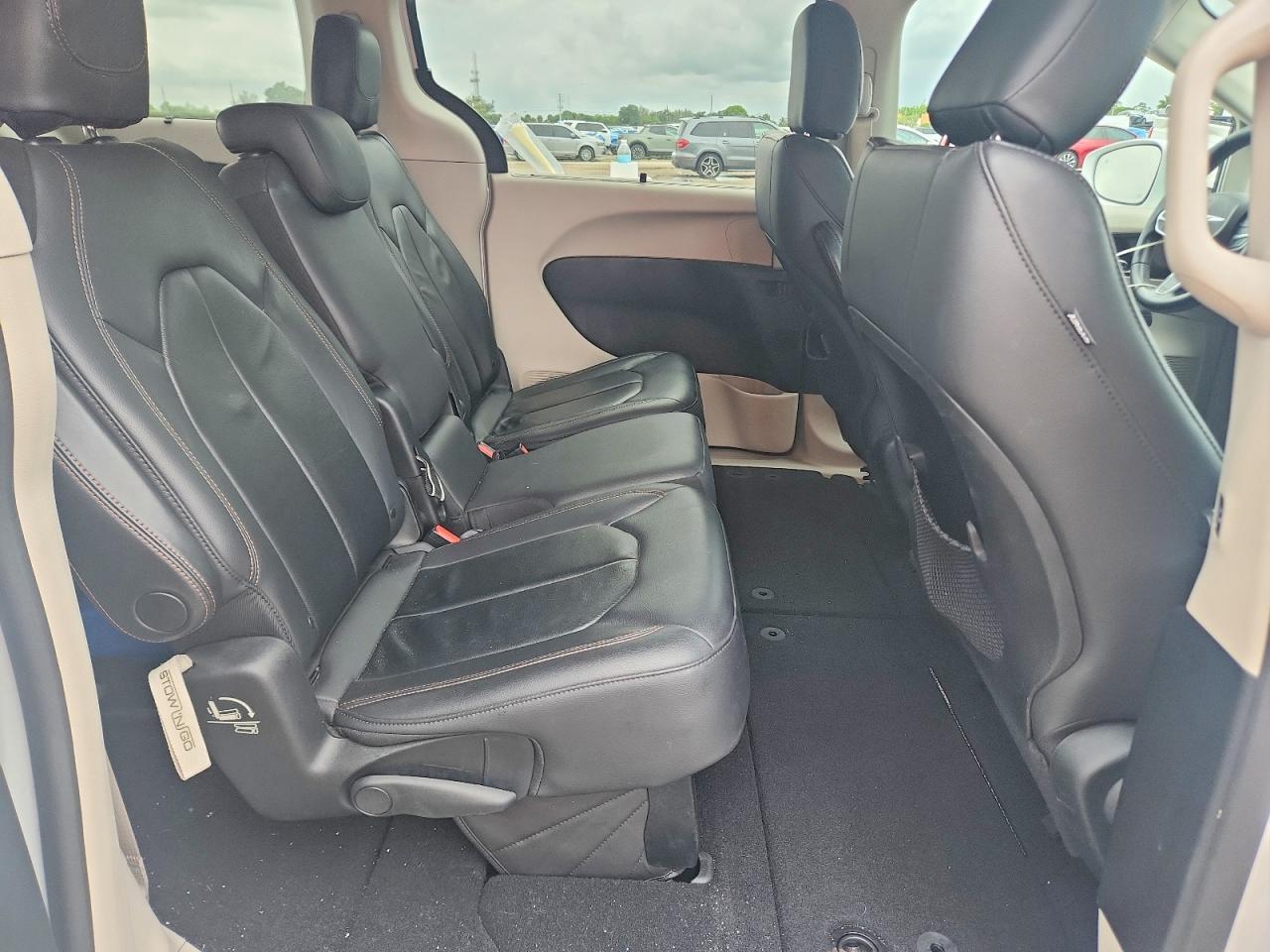 2017 Chrysler Pacifica Touring L - zdjęcie 11