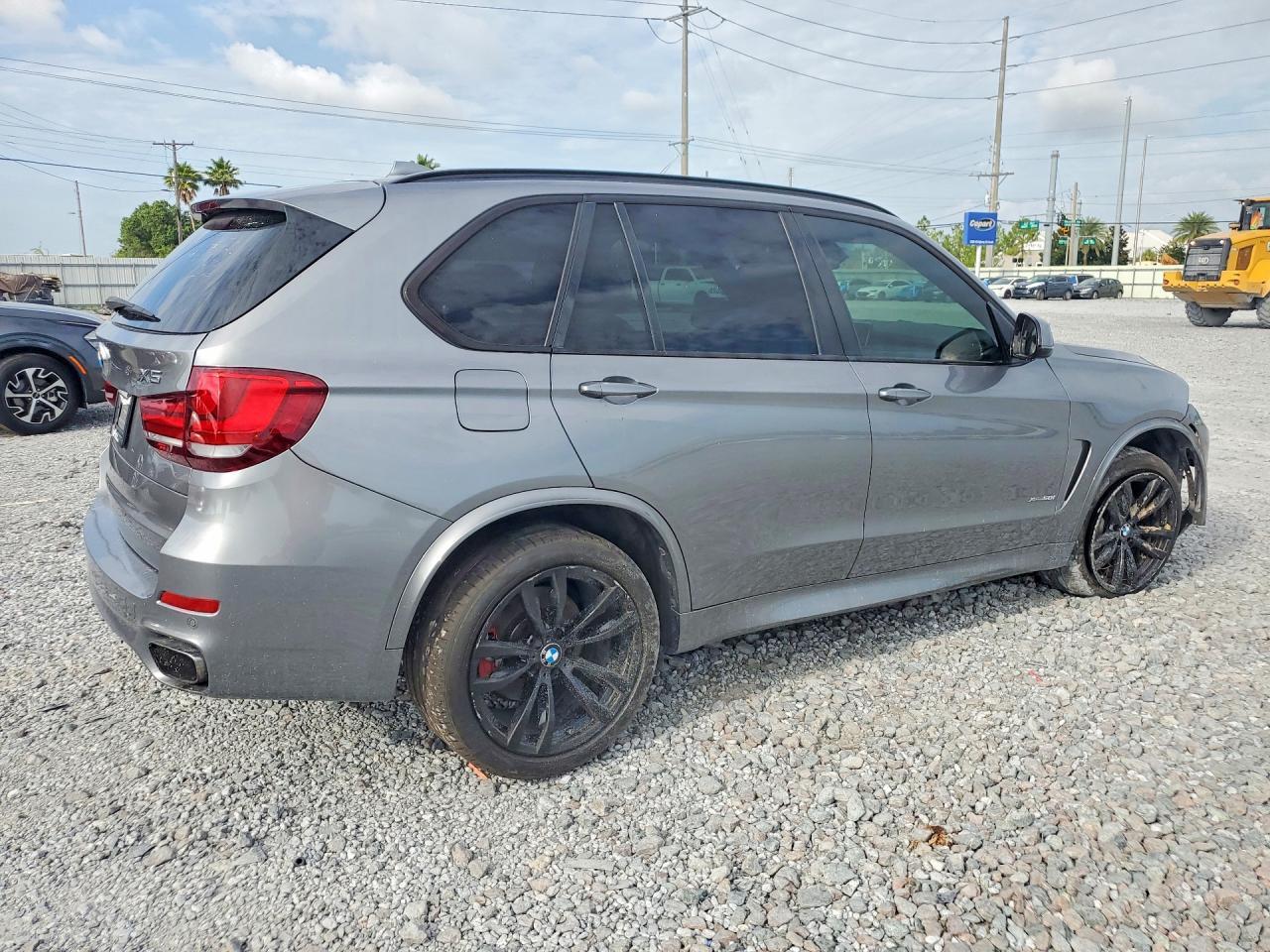 2017 BMW X5 xDrive50I - zdjęcie 3