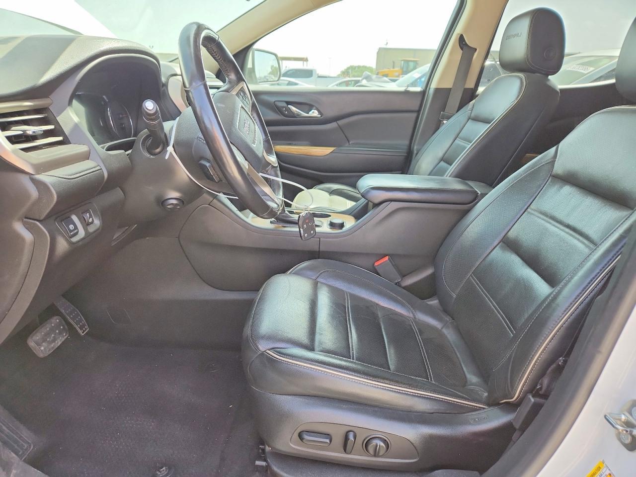 2017 GMC Acadia Denali - zdjęcie 7