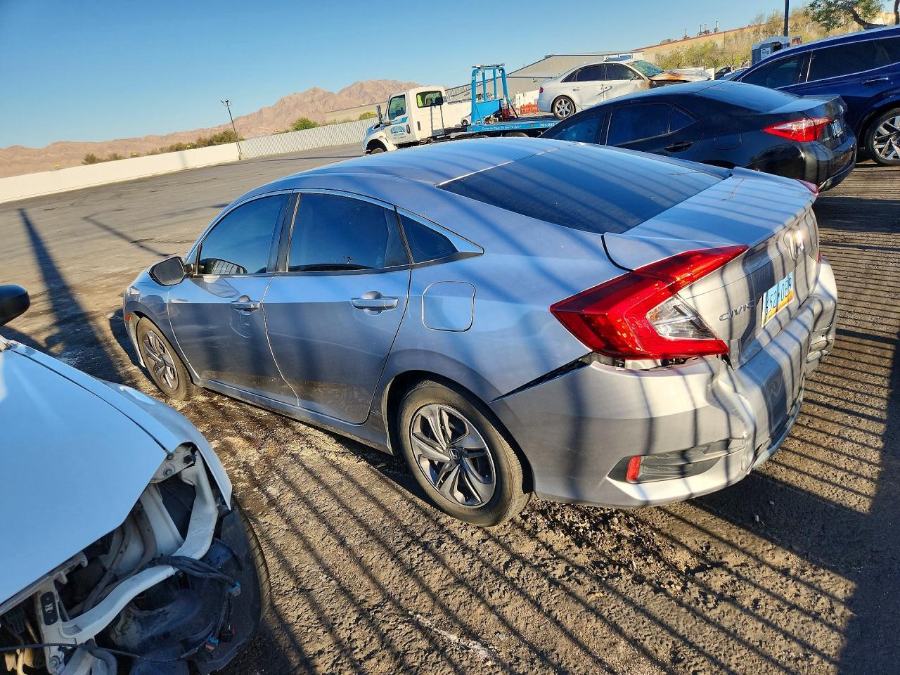 2021 Honda Civic Lx - zdjęcie 2