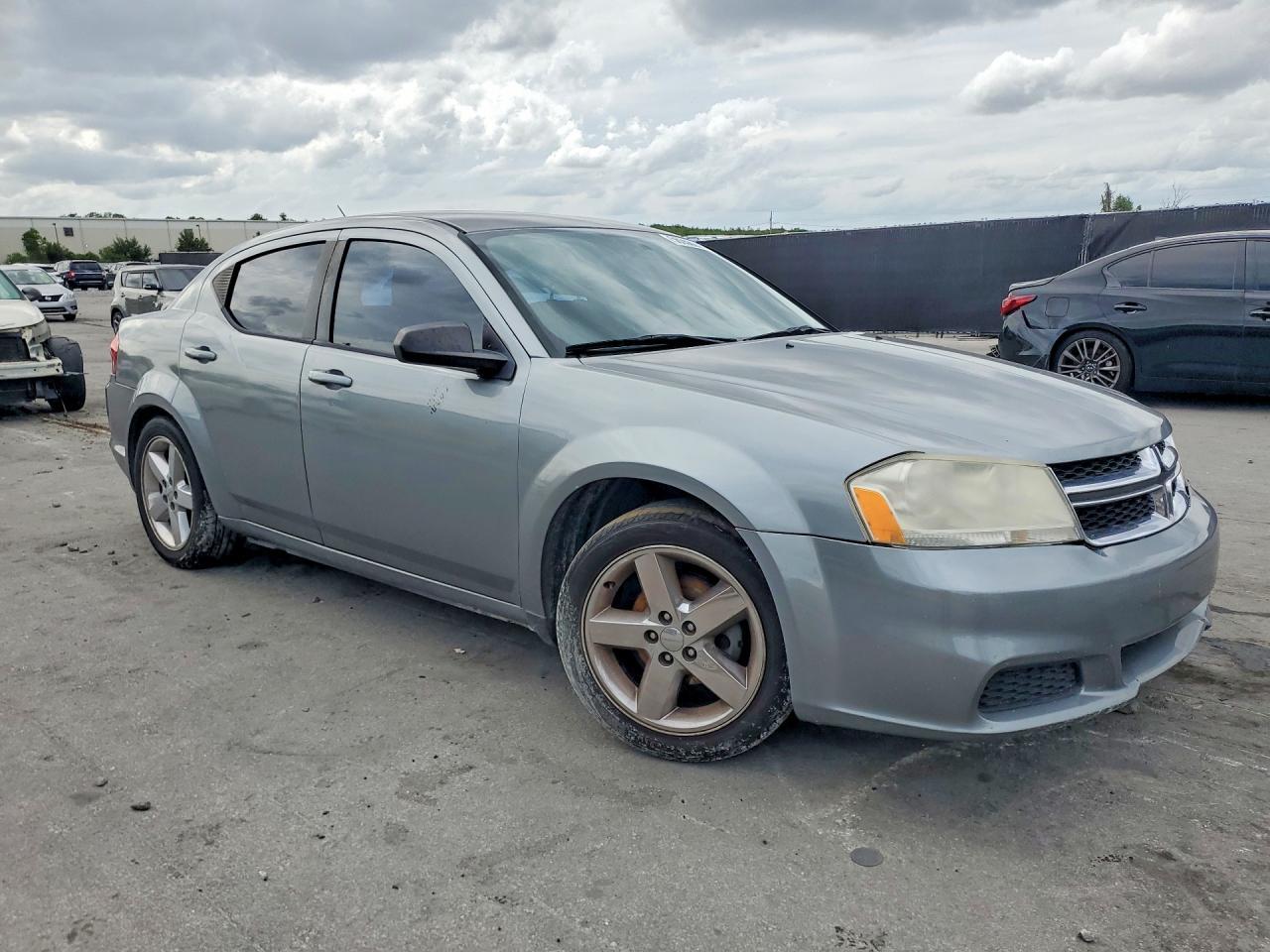 2013 Dodge Avenger Se - zdjęcie 4
