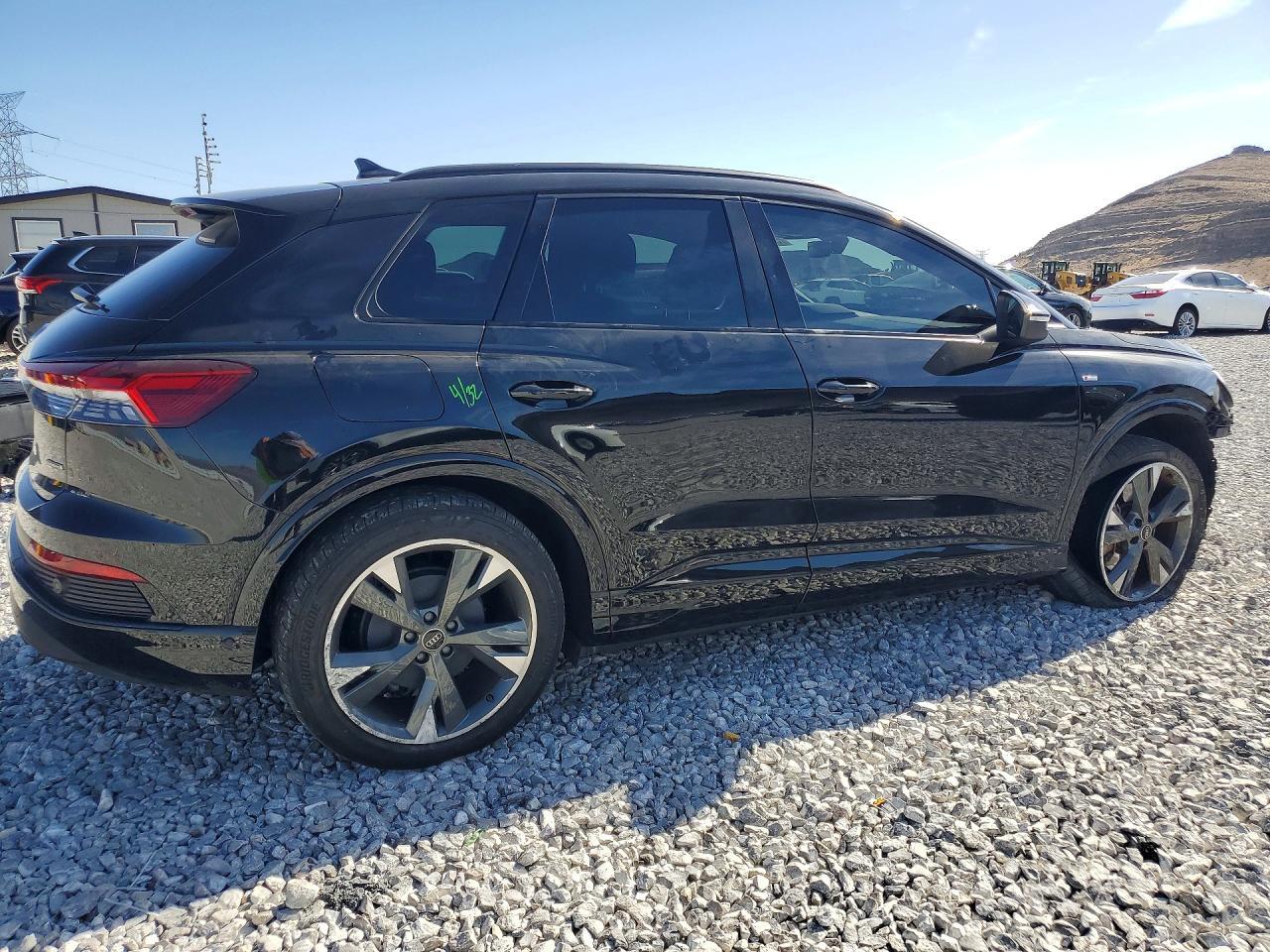 Audi Q4 e-tron - zdjęcie 3