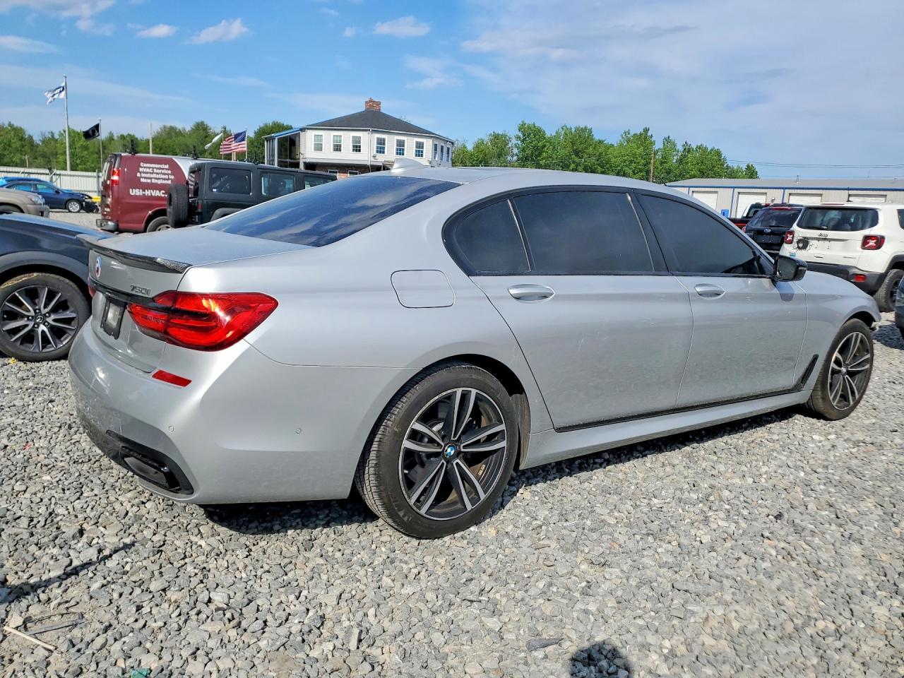 2017 BMW Seria 7 B7 - zdjęcie 3
