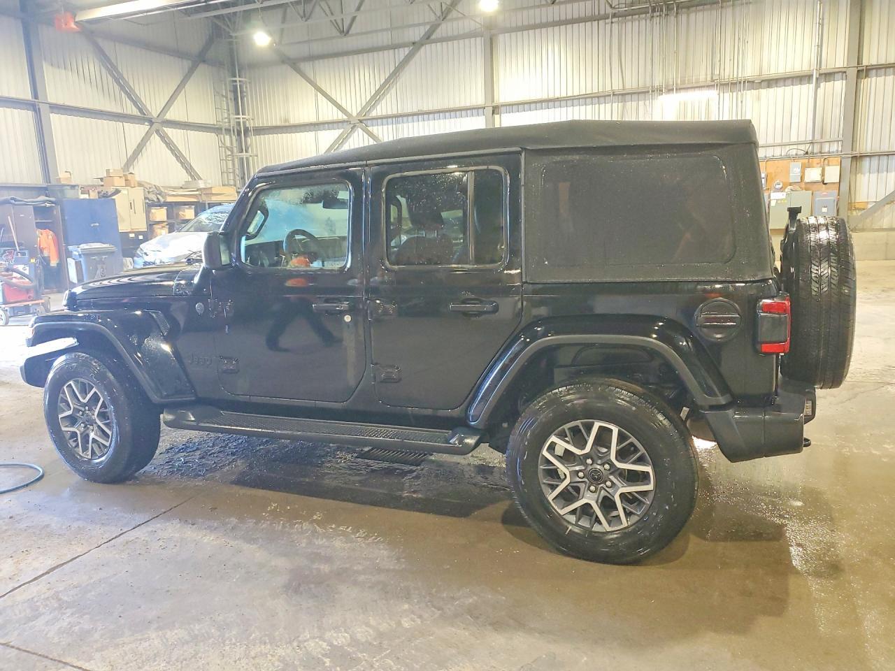 2025 Jeep Wrangler - zdjęcie 2