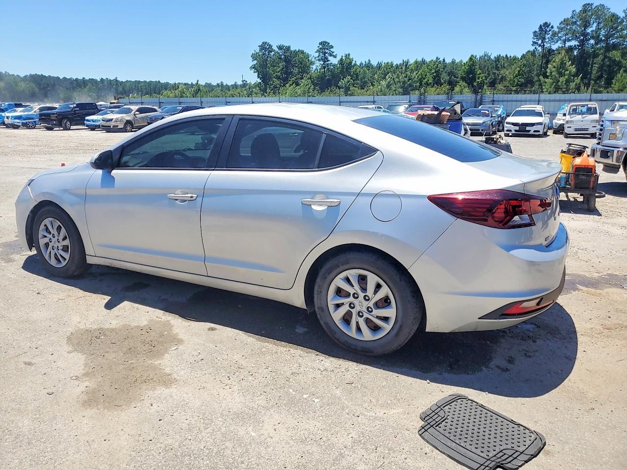 2020 Hyundai Elantra Se - zdjęcie 2