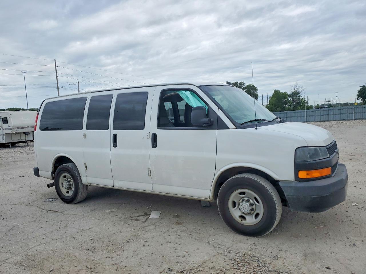 2018 Chevrolet Express G2500 Ls - zdjęcie 4