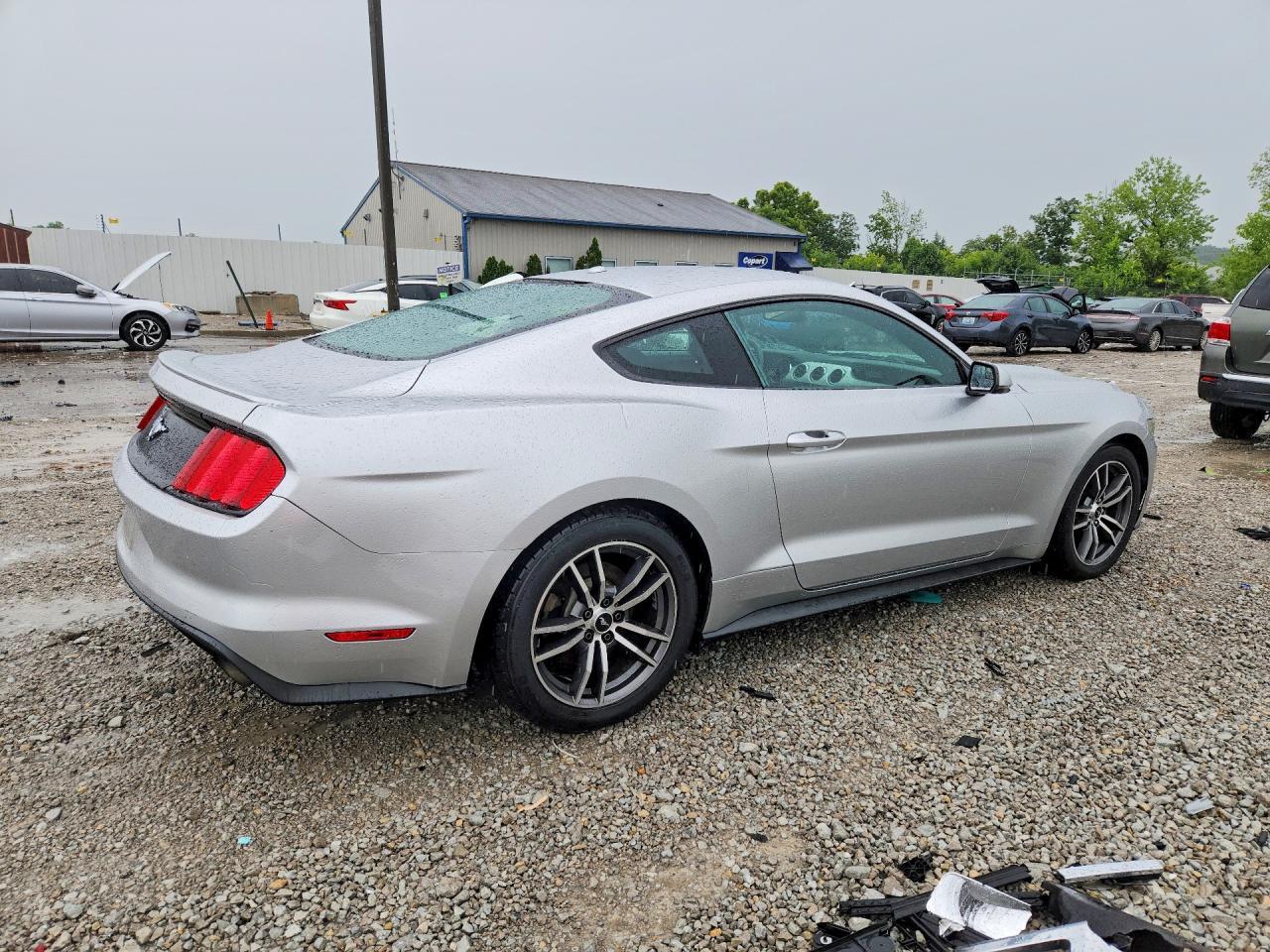 2015 Ford Mustang - zdjęcie 3