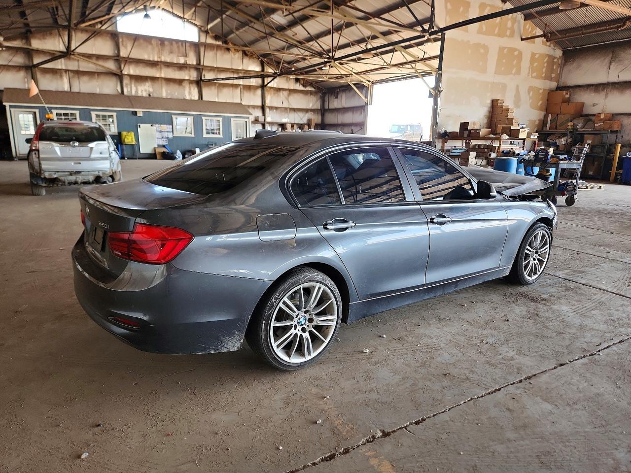 2016 BMW 320 I - zdjęcie 3