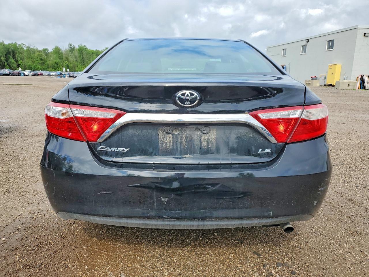 2017 Toyota Camry Le - zdjęcie 6