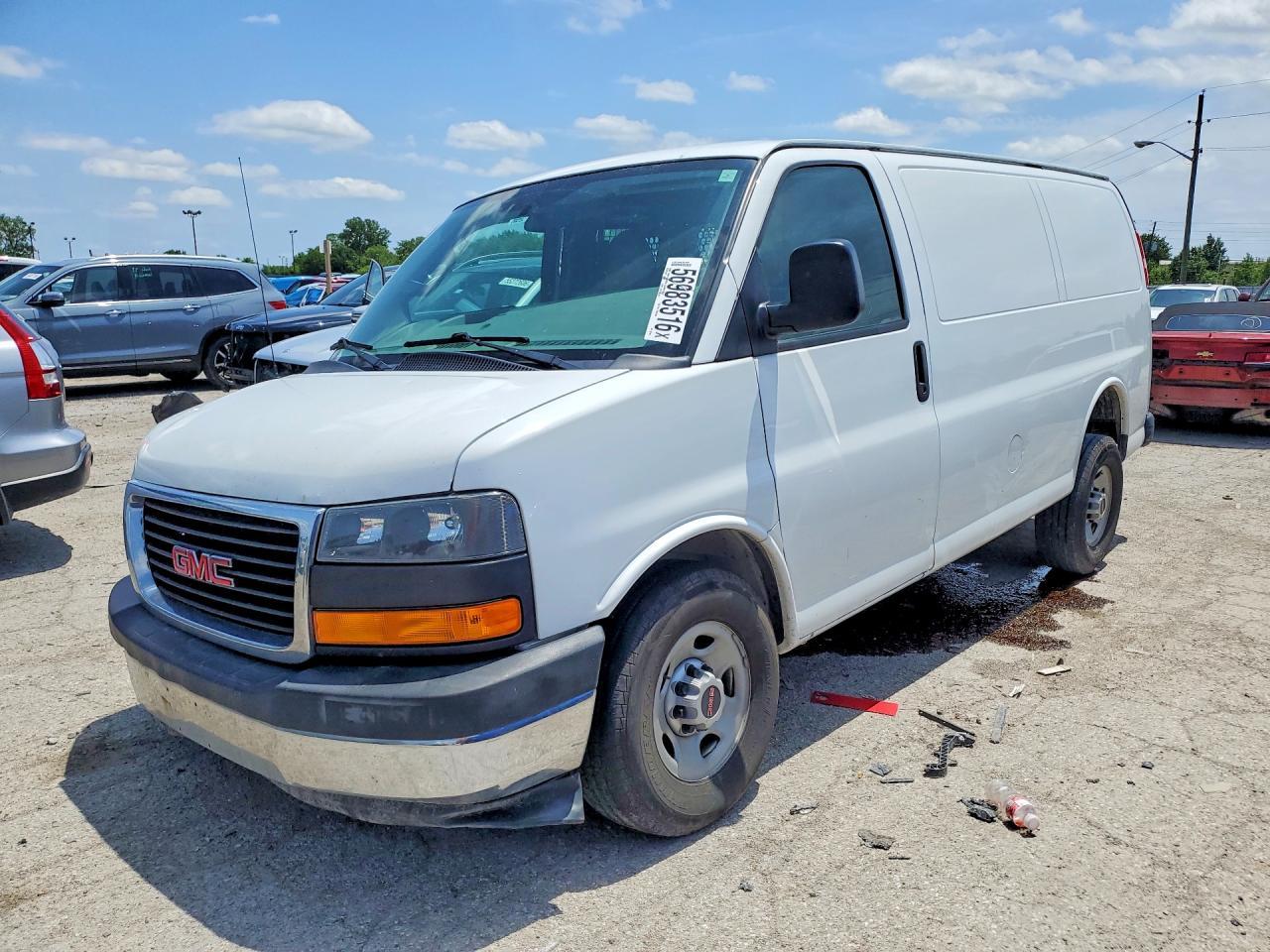 2017 GMC Savana G2500 - zdjęcie główne