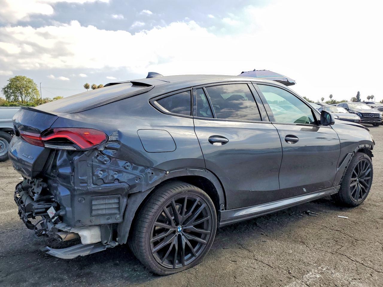 2022 BMW X6 xDrive40I - zdjęcie 3