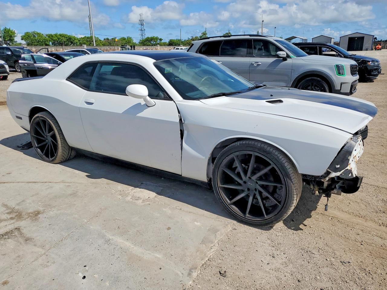 Dodge Challenger - zdjęcie 4