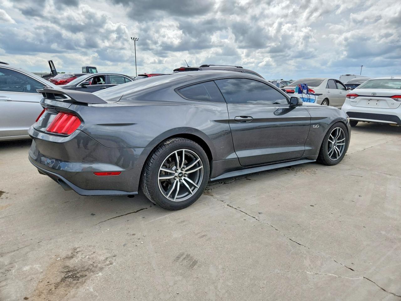 2017 Ford Mustang Gt - zdjęcie 3