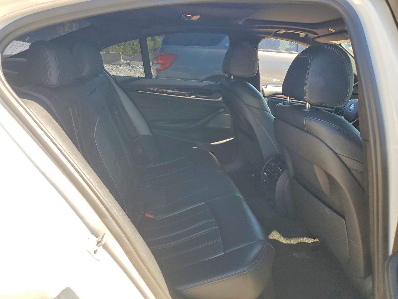 2017 BMW Seria 5 530i - zdjęcie 10