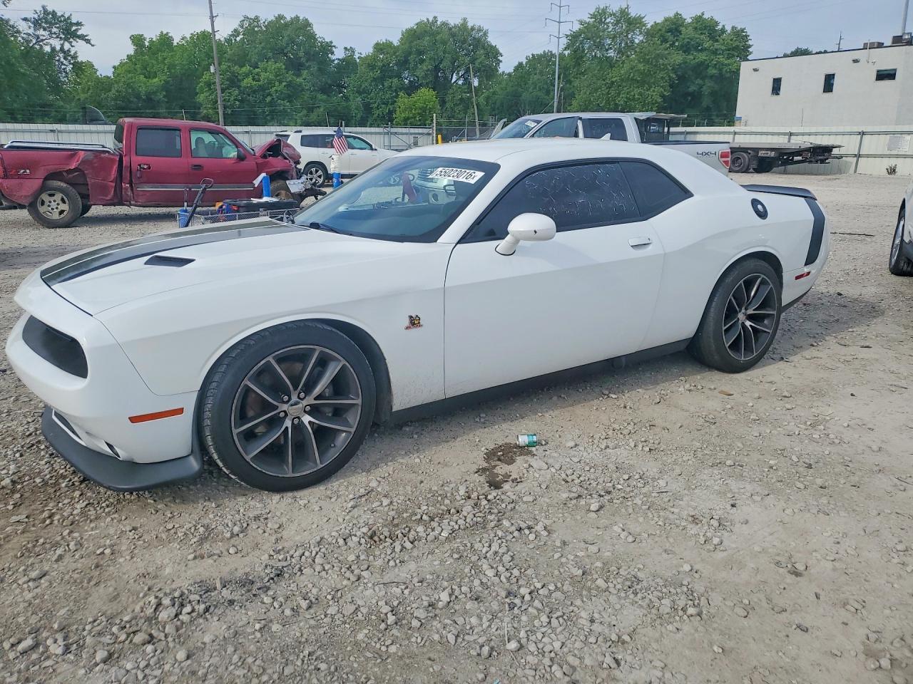 2016 Dodge Challenger R - zdjęcie główne