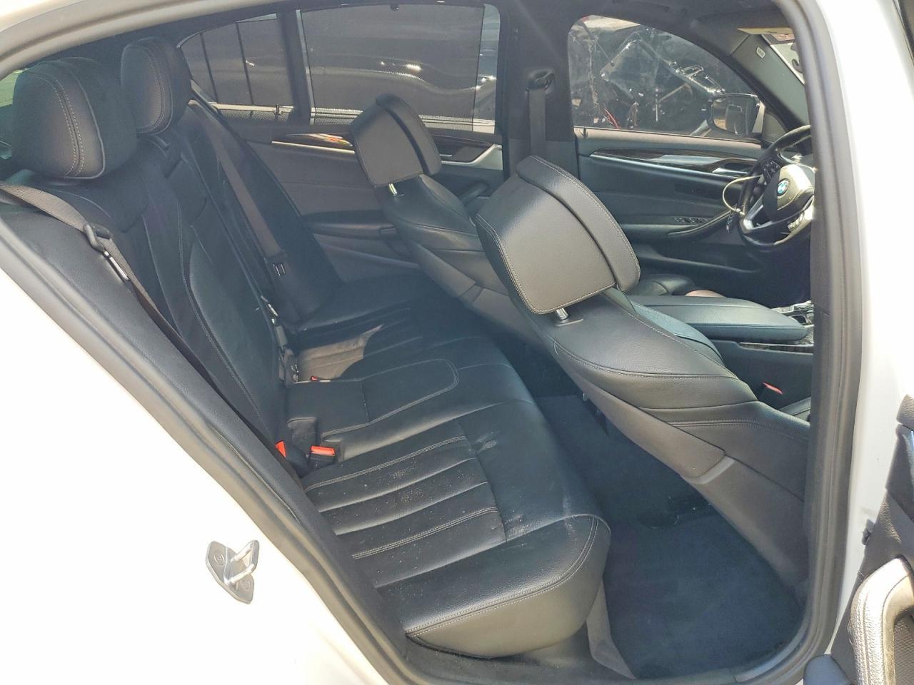2017 BMW 530 I - zdjęcie 10