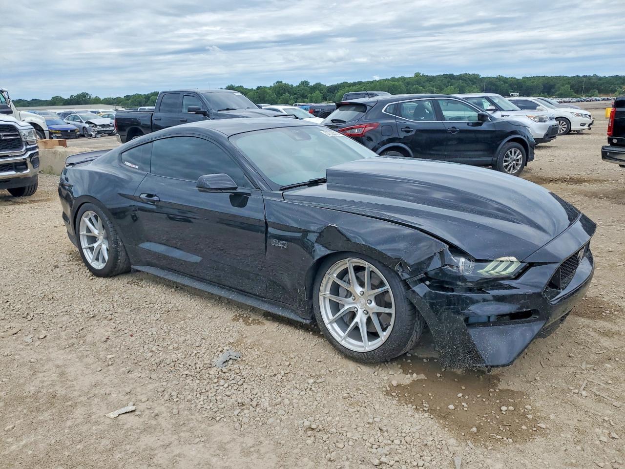 2021 Ford Mustang Gt - zdjęcie 4