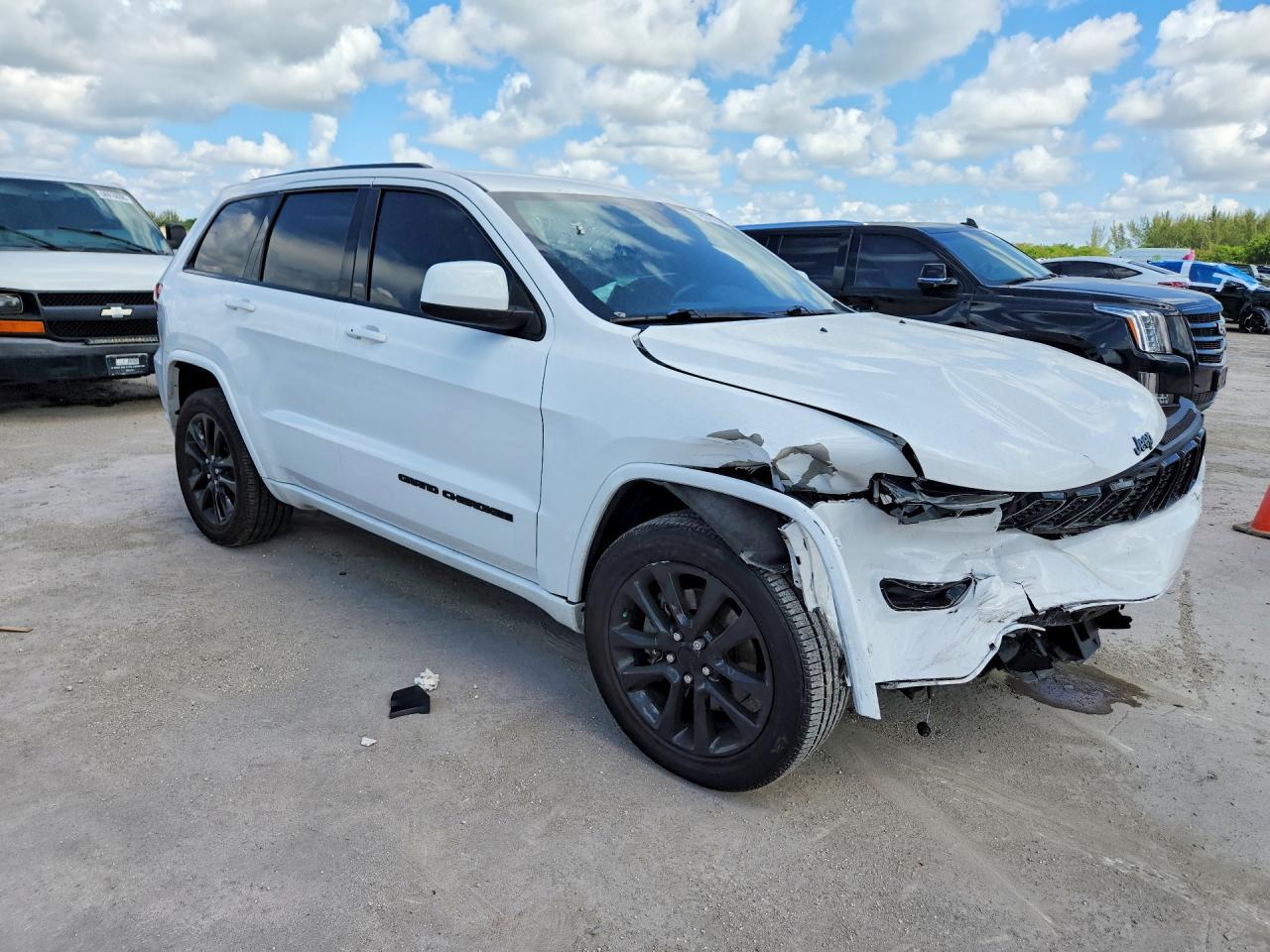 2021 Jeep Grand Cherokee Laredo - zdjęcie 3