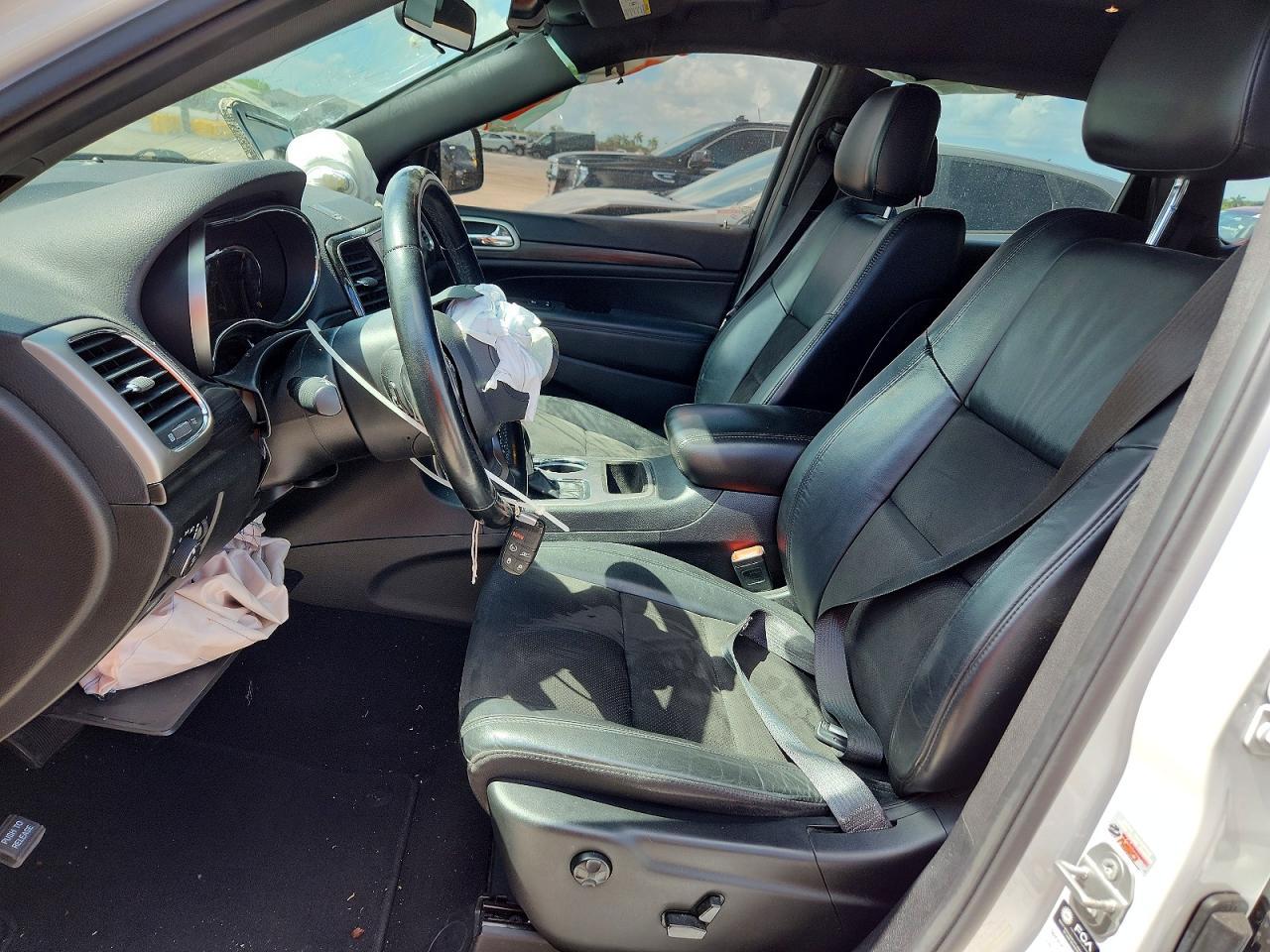 2021 Jeep Grand Cherokee Laredo - zdjęcie 6