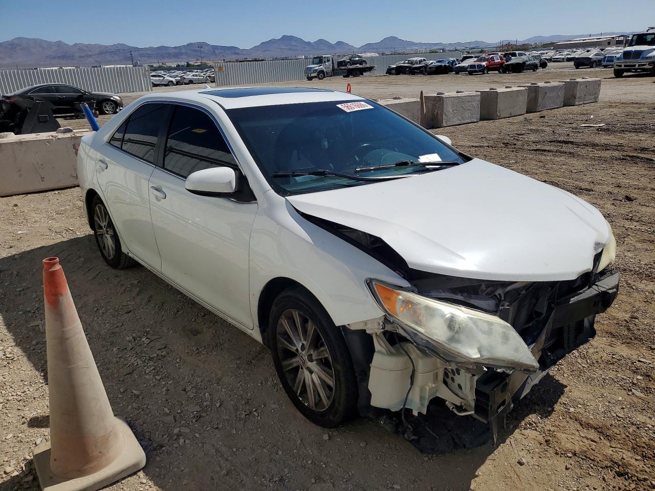 2014 Toyota Camry Xle V6 - zdjęcie 4