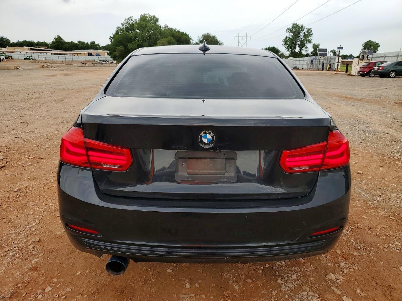 2018 BMW 330 I - zdjęcie 6