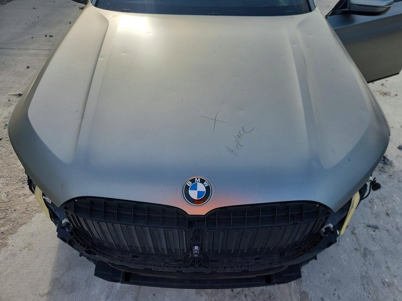 2022 BMW 750 Xi - zdjęcie 11
