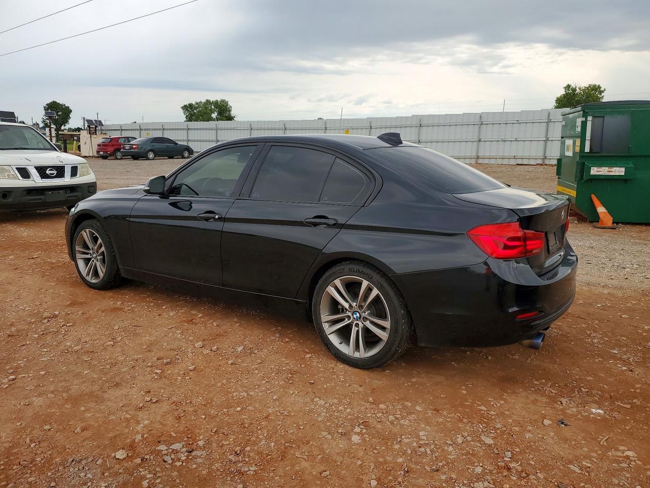 2018 BMW 330 I - zdjęcie 2
