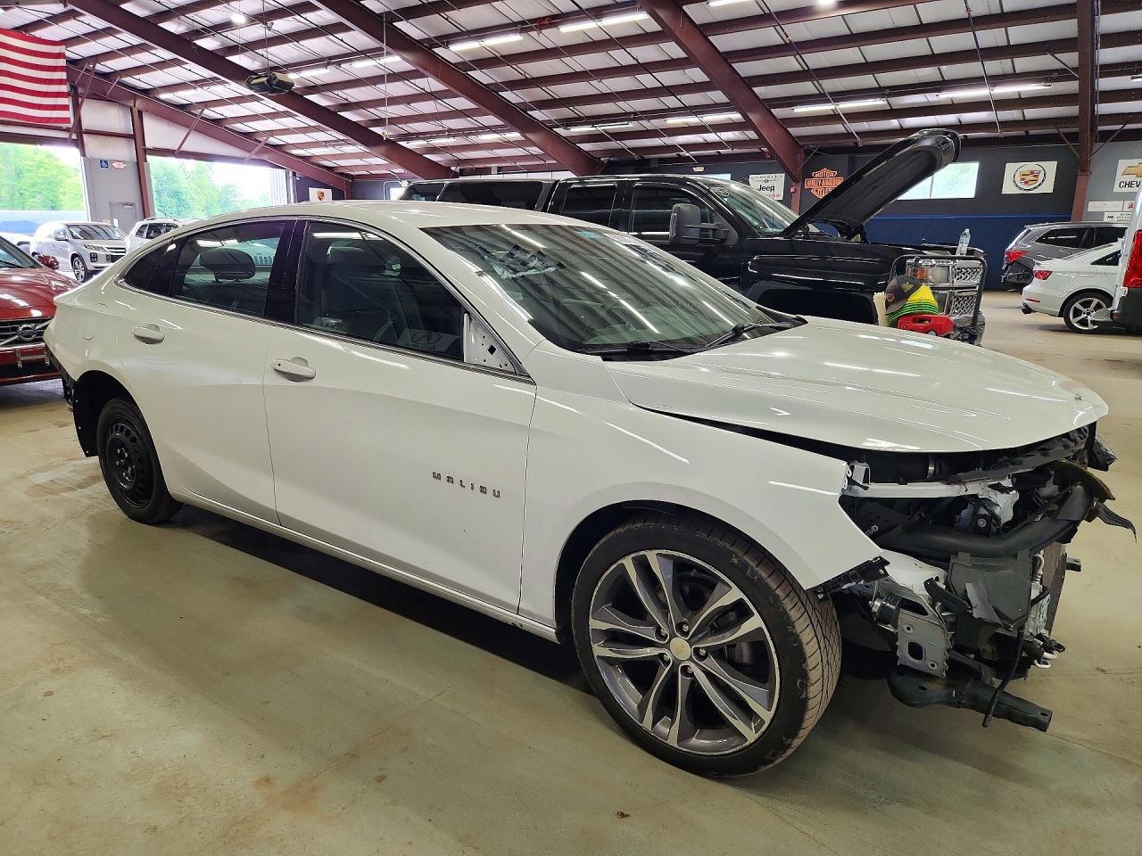 2022 Chevrolet Malibu Lt - zdjęcie 4