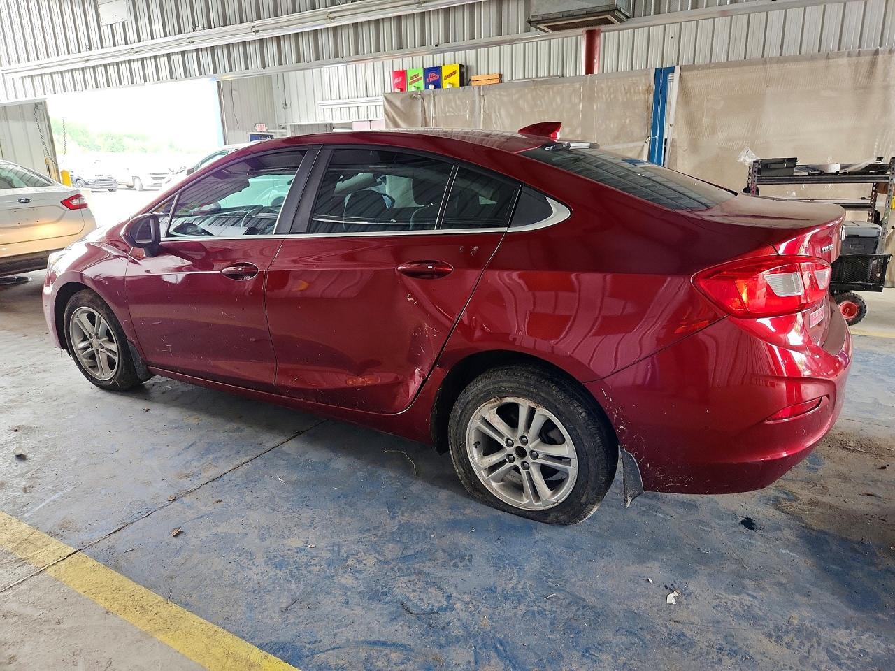 2017 Chevrolet Cruze Lt - zdjęcie 2