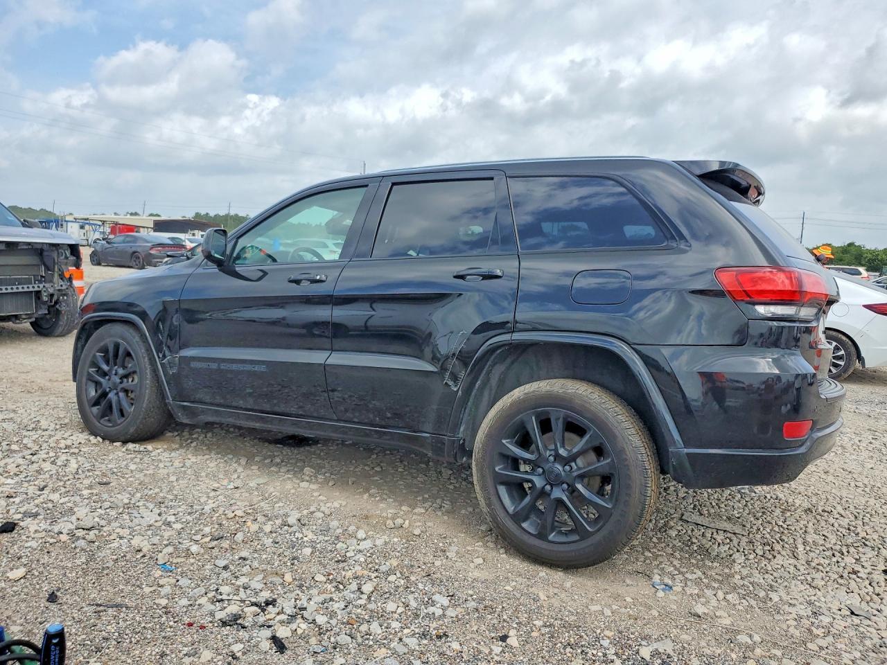 2020 Jeep Grand Cherokee Laredo - zdjęcie 2